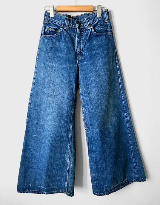1970s Super Wide Flare Leg High-Waisted Denim Blue Jeans